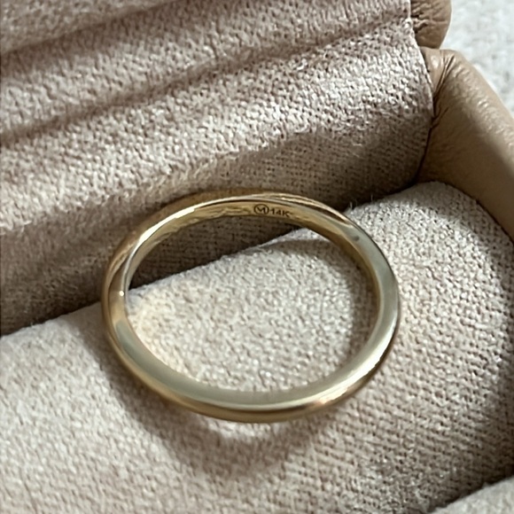 Mejuri 14k Gold Thin Wedding Band - Picture 4 of 6